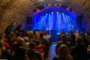 Koncert: SM Rock - Publiczność gromadząca się w Piwnicach TCK.