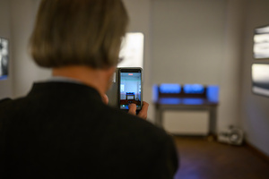 Wystawa: Rozważania nad istotą czasu - Autor Marek Kucharczyk dokumentujący swoją wystawę.