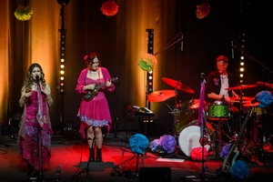 Koncert: Lor - Na scenie występujący zespół Lor