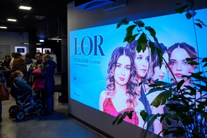 Koncert: Lor - Wizualizacja koncertu na ścianie w hallu Marzenia