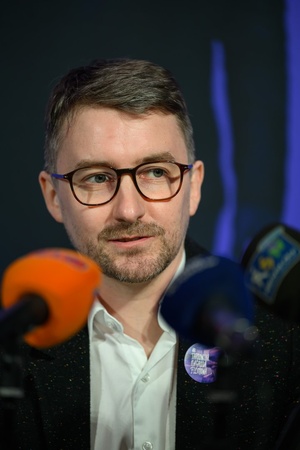 Konferencja prasowa 40. Tarnowskiej Nagrody Filmowej - Kuba Armata opowiadający o konkursowej 14-sce filmowej