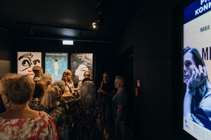 40. TNF: Dzień 4 (25.05.26) - W hallu kina licznie przybyła publiczność na film "Miłe kobiety"