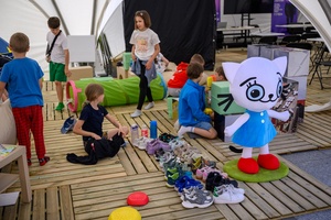 40. TNF: Dzień 8 (29.05.26) - Filmowy Rynek: strefa zabaw w namiocie festiwalowym