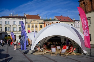 40. TNF: Dzień 8 (29.05.26) - Filmowy Rynek: Orlenowa strefa chillu przy namiocie festiwalowym