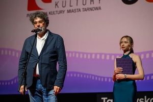 40. TNF: Gala Wręczenia Nagród - Na scenie Marzenia (od lewej): Grzegorz Łoszewski - Prezes Stowarzyszenia Filmowców Polskich i Dyrektorka Tarnowskiej Nagrody Filmowej - Magdalena Piątek