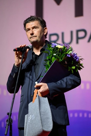 40. TNF: Gala Wręczenia Nagród - Na scenie Marzenia reżyser filmu "Brat" Maciej Sobieszczański dziękujący za przyznanie Nagrody Specjalnej