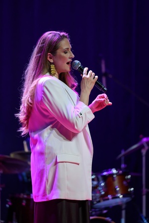40. TNF: Gala Wręczenia Nagród - Na scenie Marzenia trio Andrzeja Jagodzińskiego z wokalistką Agnieszką Wilczyńską i trębaczem Robertem Majewskim występujący na zakończenie Gali