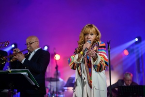 Starówka Jazz Festival - Zygi Jazz Band / Leliwa Jazz Band - Koncert jazzowy w Amfiteatrze w Tarnowie – widok na scenę i zgromadzoną publiczność.