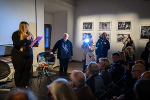 Wystawa: Zrozumie życie - Wypowiedź jednej z kuratorek wystawy Oliwii Kantor podczas otwarcia.
