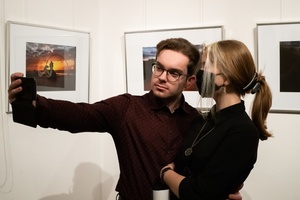 Wernisaże dzień po dniu: Mateusz Kolano „Płonę dla Ciebie”