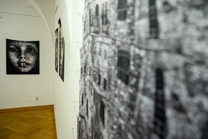 Fotografie na wystawie "BAJKI i inne historie"