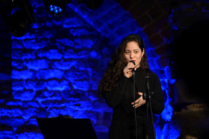 Koncert: Yumi Ito & Szymon Mika - Przywitanie publiczności - wokalistka Yumi Ito