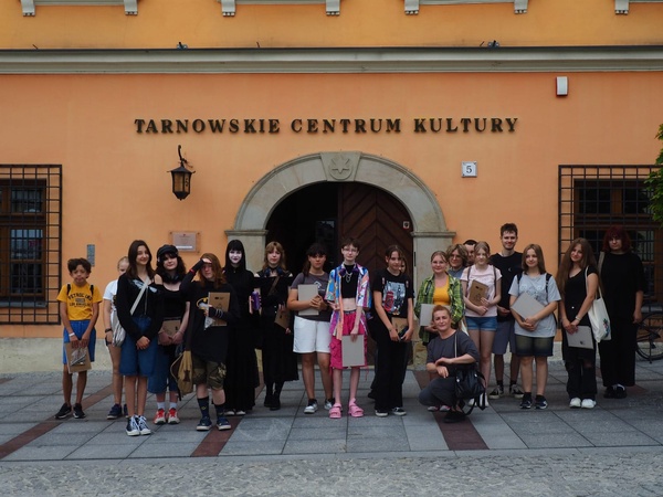 Wakacje z otwARTą: Kurs rysunku i malarstwa (08-12.07.2024 r.)