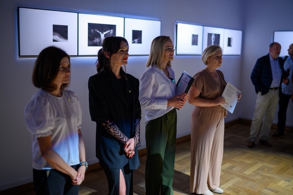 Wernisaż wystaw: TAK DALEKO TAK BLISKO, WOJOWNICZKI, DWOISTOŚĆ, ONI