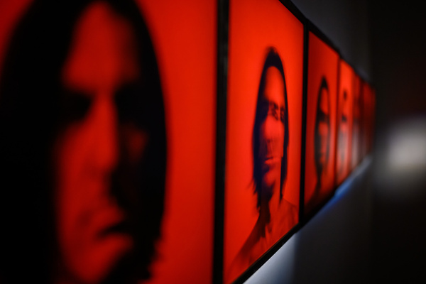 Wystawa „Tożsamość” oraz spotkanie z autorem Andrzejem Grudniem